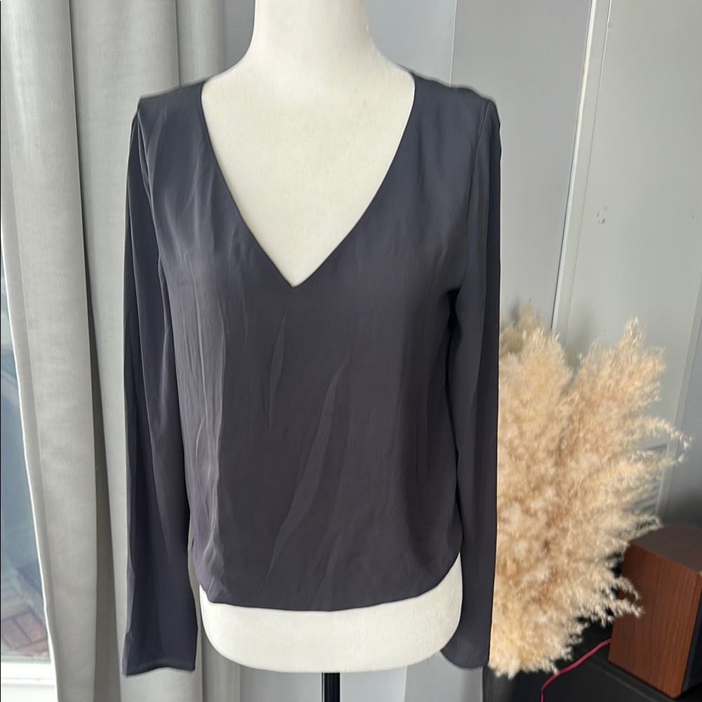 Aritzia Babaton Gray V-Murphy Long Sleeve Blouse